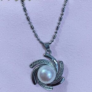 Elegant Sterling Silver White South Sea Pearl Pendant Necklace